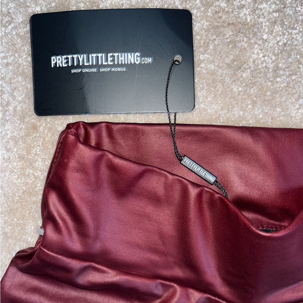 PrettyLittleThing Women's Red Leggings